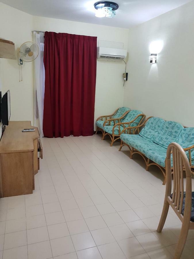 Home Stay Bayu Emas Appartment, Batu Ferringhi Exterior foto